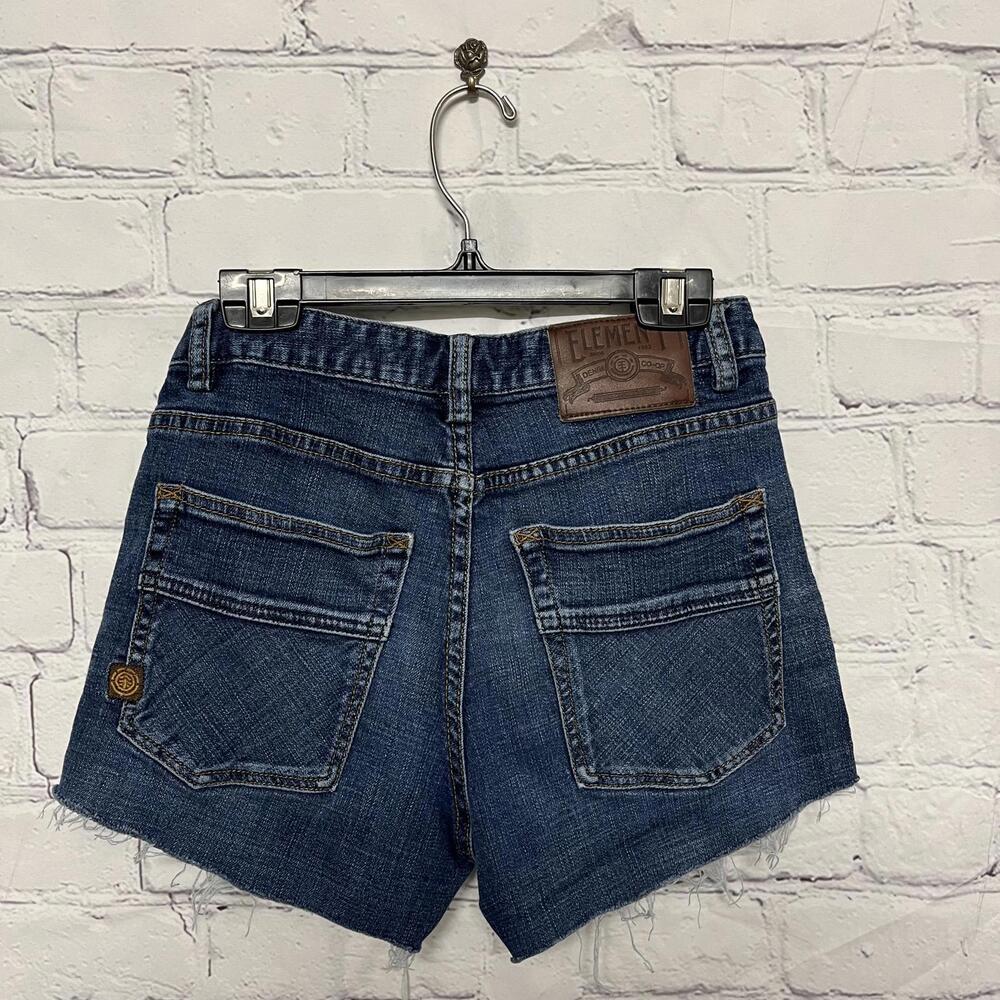 Vintage Y2K Element mid rise blue denim shorts size 28